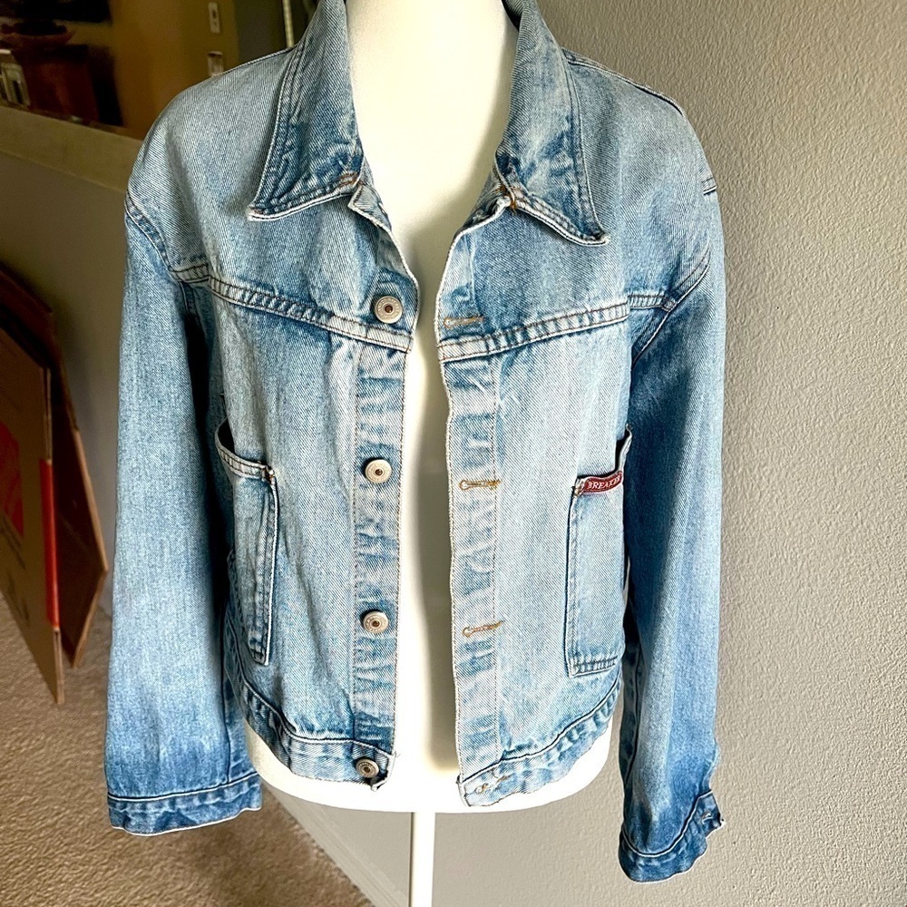 Breaker Jeans: Excellent Condition Women’s Denim Distressed Jeans Jacket, Size L